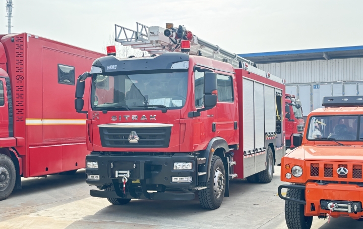 ���ݳ�������(zh��n)����܇(ch��)�����а�ȫ�����o(h��)�߸߿վ�Ԯ��Ӣ���l(w��i)ʿ